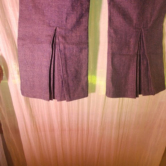 Xie Capri with Beautiful Fan Detail on the Back of Leg - Picture 8 of 10